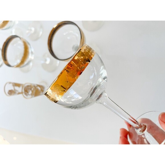 Set of 9 Vintage Etched Gold Rimmed Encrusted Crystal Wine Cordial Glasses - Picture 10 of 11